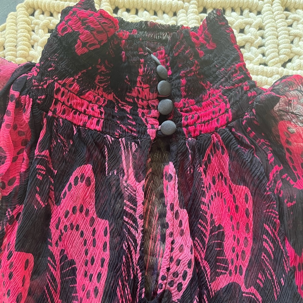 DEPI Black and Pink Semi-Sheer Sleeveless Top Size 6 Like New